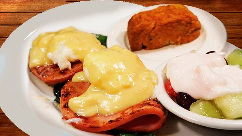 Order Eggs Benedict with Ham food online from Cabrillo Park Cafe store, Fremont on bringmethat.com
