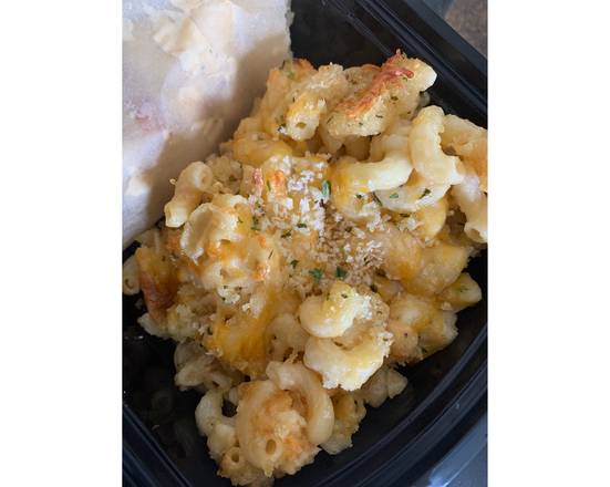 Order 3- Cheese Mac N Cheese  food online from Boston Food Plug store, Boston on bringmethat.com