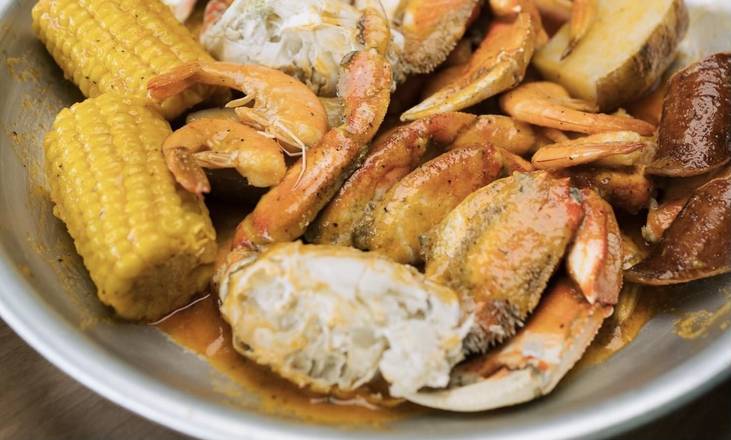 Order Dungeness Combo food online from Cravin Cajun Seafood store, Lakeland on bringmethat.com