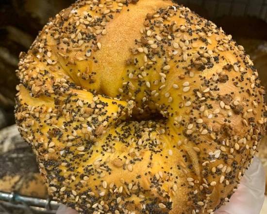 Order Egg Everything Bagel food online from Liberty Bagels store, Queens on bringmethat.com