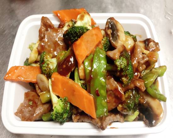 Order H4. Beef In Hunan Style  湖南牛 food online from Yummy Yummy Chinese Restaurant store, New Orleans on bringmethat.com