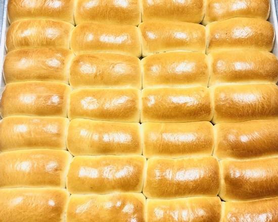 Order DZ Small Sausage & Cheese Kolaches food online from Donut Tacos Palace store, Austin on bringmethat.com