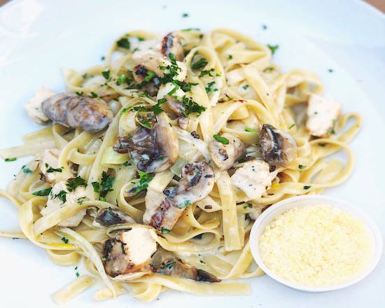 Order FETTUCCINE CHICKEN ALFREDO  food online from NOA Cafe store, Miami on bringmethat.com