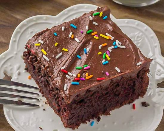 Order Chocolate Cake food online from Dc Halal Shawarma store, Washington on bringmethat.com