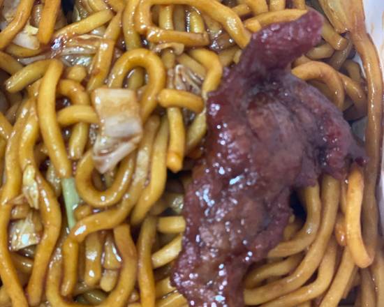 Order Beef Lo Mein food online from Halal Fusion Chinese Restaurant store, Philadelphia on bringmethat.com