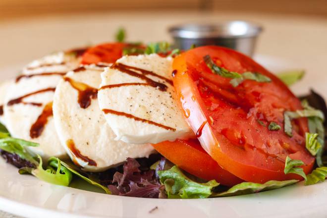 Order Classic Caprese food online from That Pizza Place store, Los Angeles on bringmethat.com