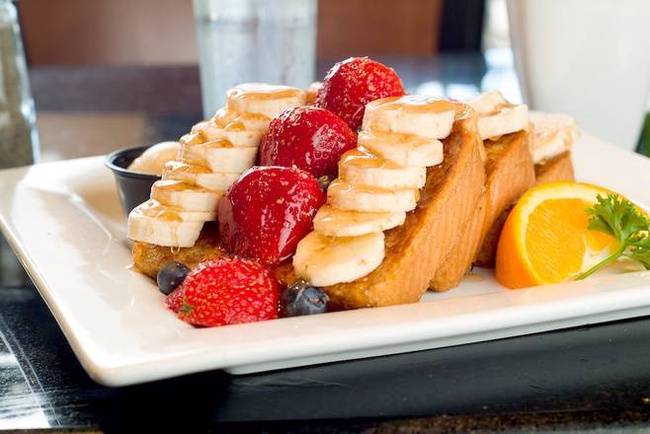 Order French Toast Topped with Fresh Fruit food online from Keke's Breakfast Cafe store, Oviedo on bringmethat.com