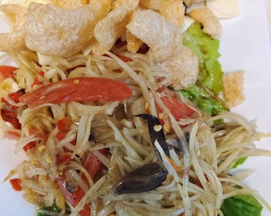 Order Green Papaya Salad - Tam Maak Hoong food online from Lan Xang store, Fort Myers on bringmethat.com