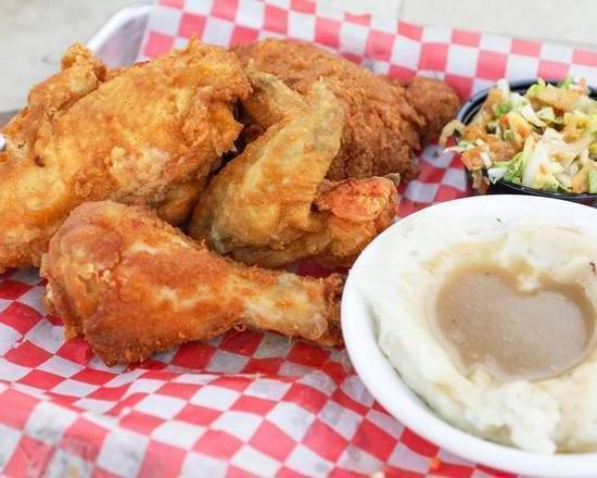 Order Broasted Chicken Dinner food online from Moretti Pizzeria & Bar store, McHenry on bringmethat.com