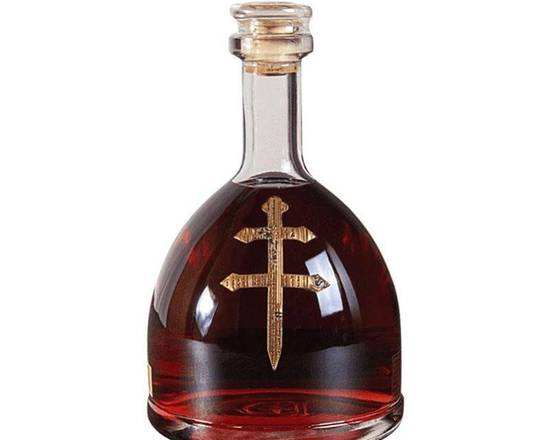 Order D'usse VSOP, 750mL cognac (40.0% ABV) food online from Woodbury Wine & Spirits store, ORLANDO on bringmethat.com