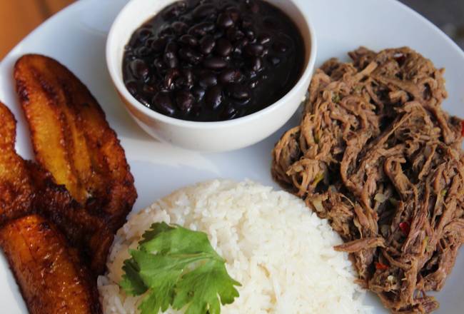 Order Pabellón Criollo Regular food online from Dale Arepa Bar & Healthy Bistro store, Miami on bringmethat.com