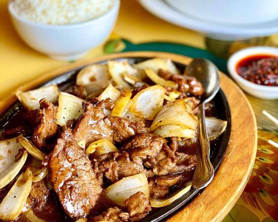 Order SP1. Sizzling Steak Platter food online from Din Ho Chinese BBQ store, Austin on bringmethat.com