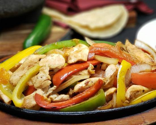 Order Chicken Fajitas food online from Los Fernandez store, Streamwood on bringmethat.com