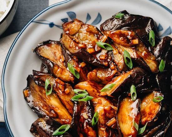 Order Eggplant with Garlic Sauce food online from CY Chinese Restaurant Szechuan Cuisine store, North Miami Beach on bringmethat.com