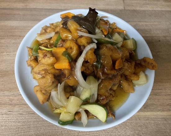 Order Mandarin Sweet & Sour Chicken with White sauce food online from House of joy store, La Crescenta on bringmethat.com