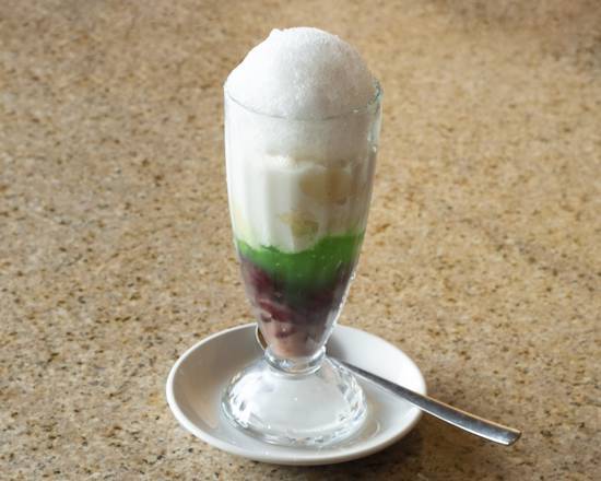 Order Chè 3 Màu (Sweet desser) food online from Mi La Cay store, Seattle on bringmethat.com