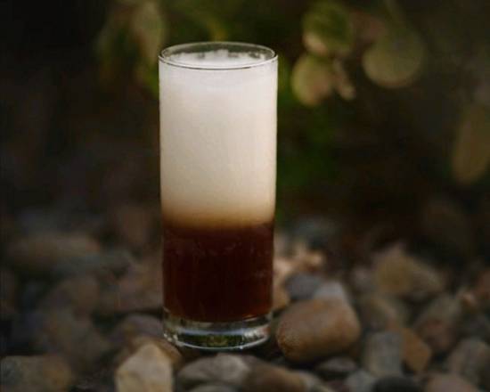 Order Premium Black Tea Latte food online from Go Heart Tea Bar store, San Diego on bringmethat.com