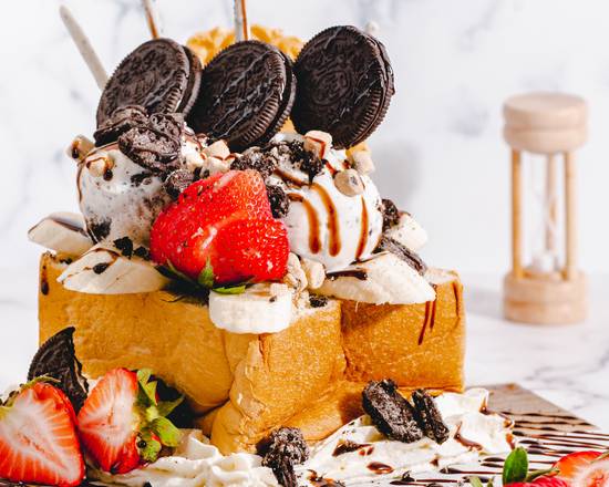 Order Oreo Honey Butter Toast food online from Icream Yogurt & Crepes store, Falls Church on bringmethat.com