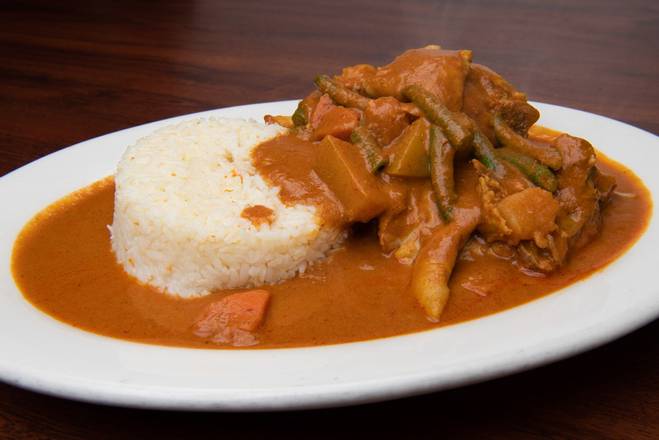 Order Pepian de Pollo food online from El Tipico Quetzal Cafeteria store, West Palm Beach on bringmethat.com