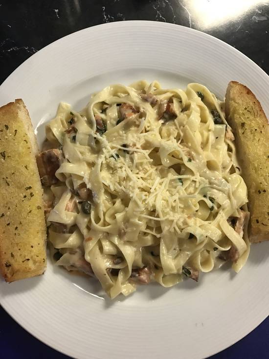Order Fettuccini con Salmon food online from Palermo store, Seattle on bringmethat.com