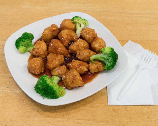 Order General Tso's Chicken food online from Ho King store, Tampa on bringmethat.com