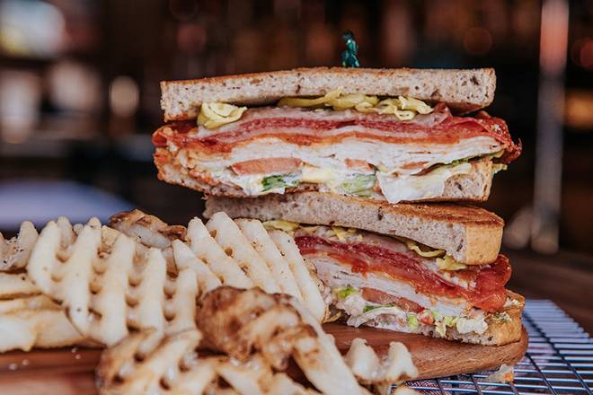 Order ITALIAN MELT food online from Old Chicago store, Beaverton on bringmethat.com