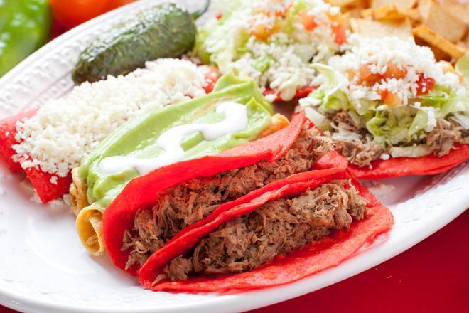Order Plato Surtido / Assorted Plate food online from 100% Antojitos Mexicanos store, San Juan on bringmethat.com