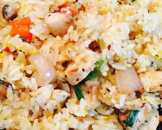 Order R3. Chicken Fried Rice 鸡炒饭 food online from Chopsticks Cuisine store, Seattle on bringmethat.com