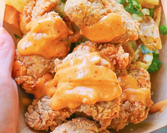 Order ATLAS MONROE'S Vegan Popcorn Chick'n & Garlic Herb Fries food online from Atlas Monroe store, San Diego on bringmethat.com