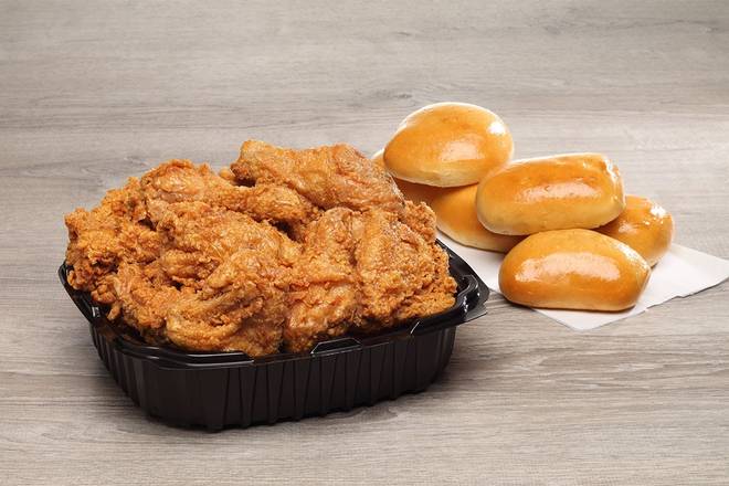 Order 12 Piece Family Box food online from Golden Corral store, Bradenton on bringmethat.com