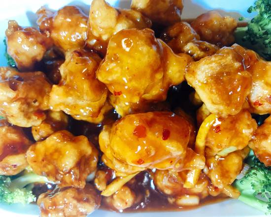 Order Orange Chicken  food online from New Golden House store, Philadelphia on bringmethat.com