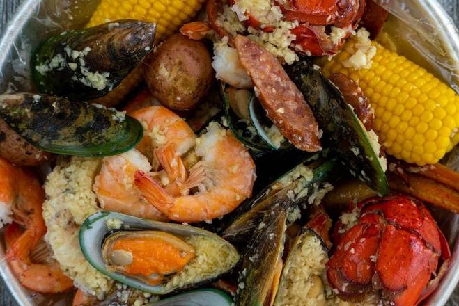 Order Large Catch food online from Hook & Reel Cajun Seafood store, Killeen on bringmethat.com