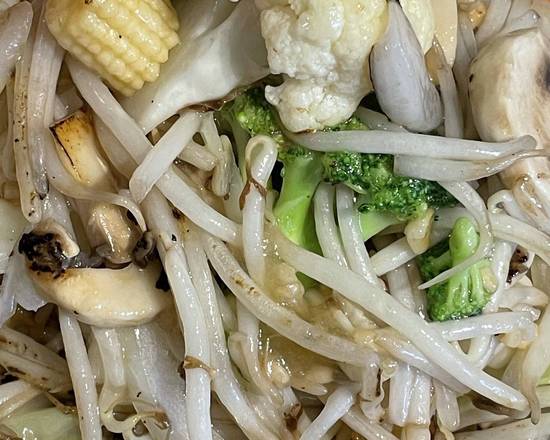 Order Chop Suey with Vegetable food online from Lee's BBQ + Boba store, Cudahy on bringmethat.com