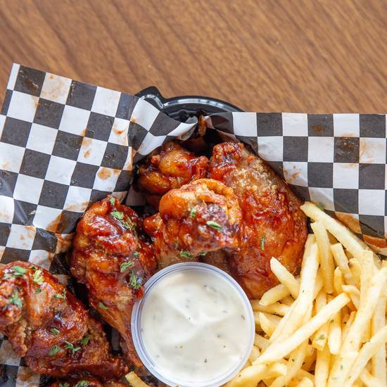 Order Crispy Chicken Wings Combo food online from Zero Degrees store, Thornton on bringmethat.com