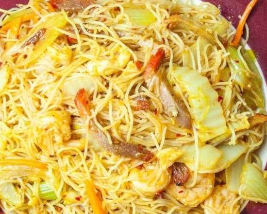 Order Singapore Rice Noodle (Large) food online from China City store, Midlothian on bringmethat.com