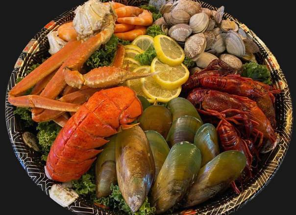 Order Queen's Variety Feast food online from Captain King's Seafood City store, Memphis on bringmethat.com