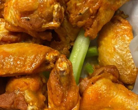 Order Wings food online from Barrel Junction store, Shaler Township on bringmethat.com