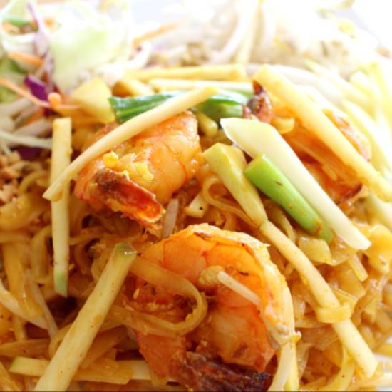 Order 21. Mango Pad Thai Recommend food online from Hot Thai Restaurant store, Los Angeles on bringmethat.com