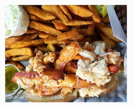Order 8 inch Hot Lobster Roll food online from Sam The Clam store, Southington on bringmethat.com