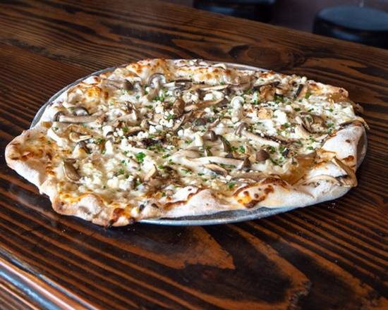 Order Smoked Fungi Pizza food online from Pizza Of Venice store, Altadena on bringmethat.com