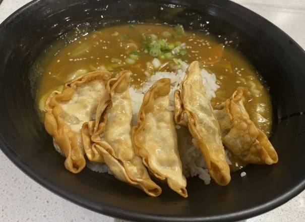 Order Gyoza Curry Rice Bowl food online from Natsuboshi store, Honolulu on bringmethat.com