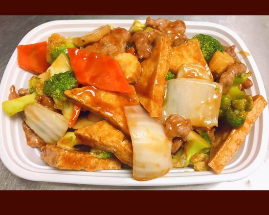Order Beef with Bean Curd豆腐牛 food online from Yummy Yummy Chinese Restaurant store, New Orleans on bringmethat.com