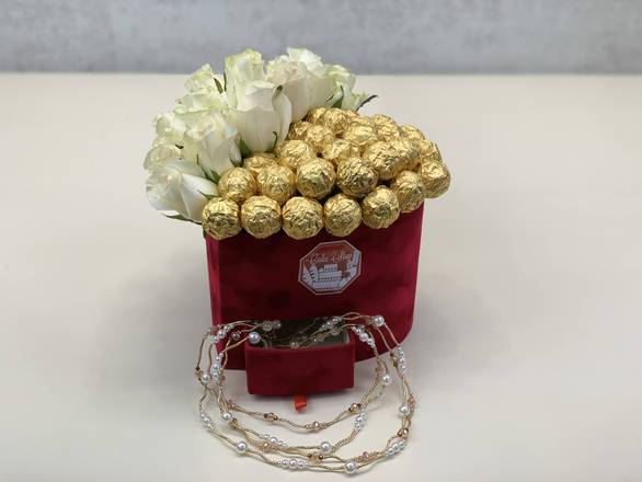 Order Velvet Heart Box with Flowers, Treats & Gift food online from Lb Cake Stop store, Baldwin Park on bringmethat.com