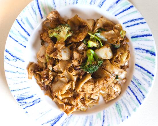Order Phad-See-Ew food online from Little Thai Restaurant store, Seattle on bringmethat.com