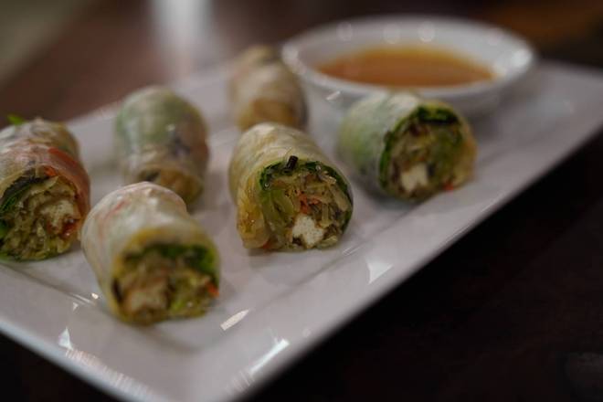 Order Fresh Vegetable Spring Roll food online from Modoko store, Rogers on bringmethat.com