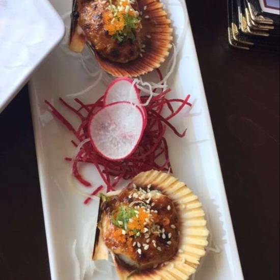Order Pink Scallop Dynamite 4pcs food online from Yu-n-mi store, Beverly Hills on bringmethat.com