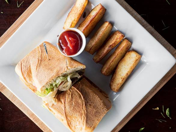 Order Sandwich de Pollo a la plancha food online from La Parrilla Latin Food Llc store, Chicago on bringmethat.com