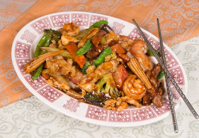 Order Happy Family food online from Hong Kong Alleys Kitchen store, Union Park on bringmethat.com