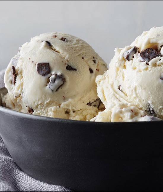 Order Vanilla Chocolate Chip food online from Haagen Dazs Shop store, Woodbury on bringmethat.com