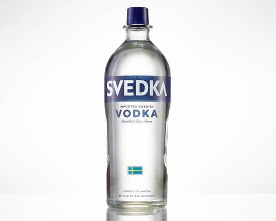 Order Svedka, 1.75L vodka (40.0% ABV) food online from Pgi Liquors store, Punta Gorda on bringmethat.com